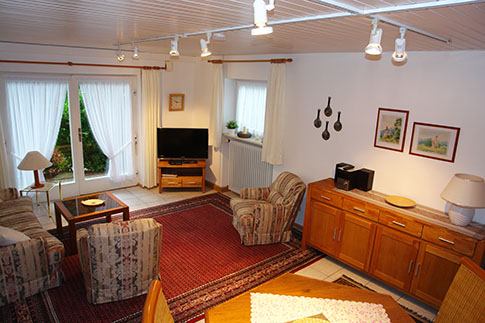 groes Wohn- und Esszimmer